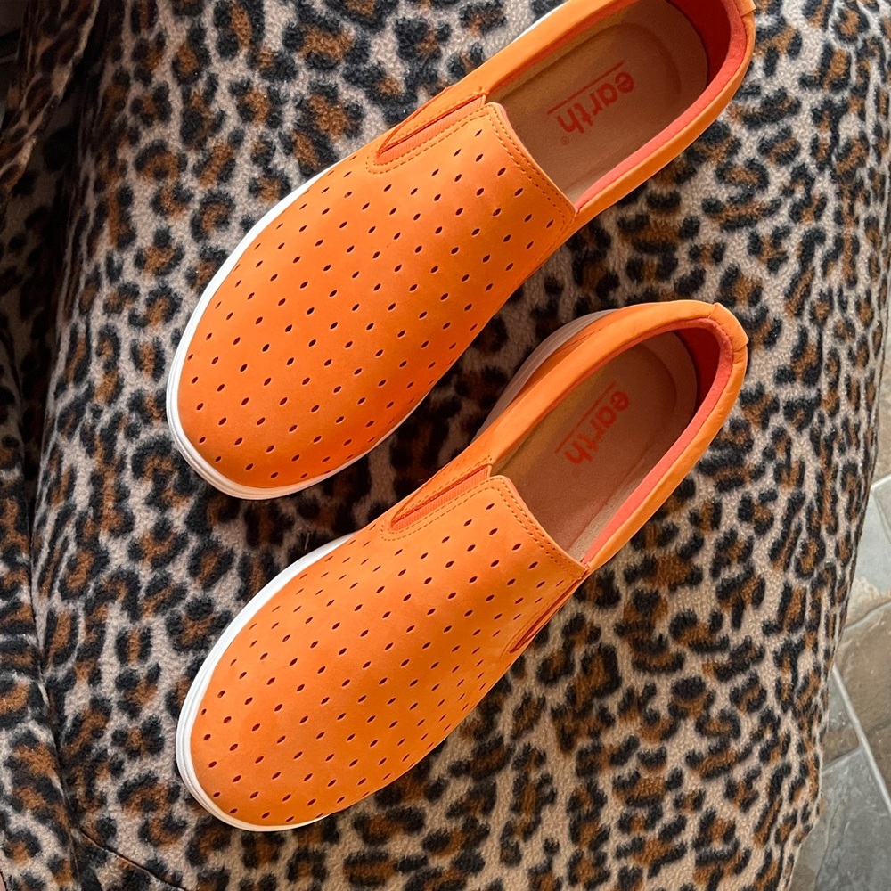 Earth Women's Vibrant Orange Slip-On Flats